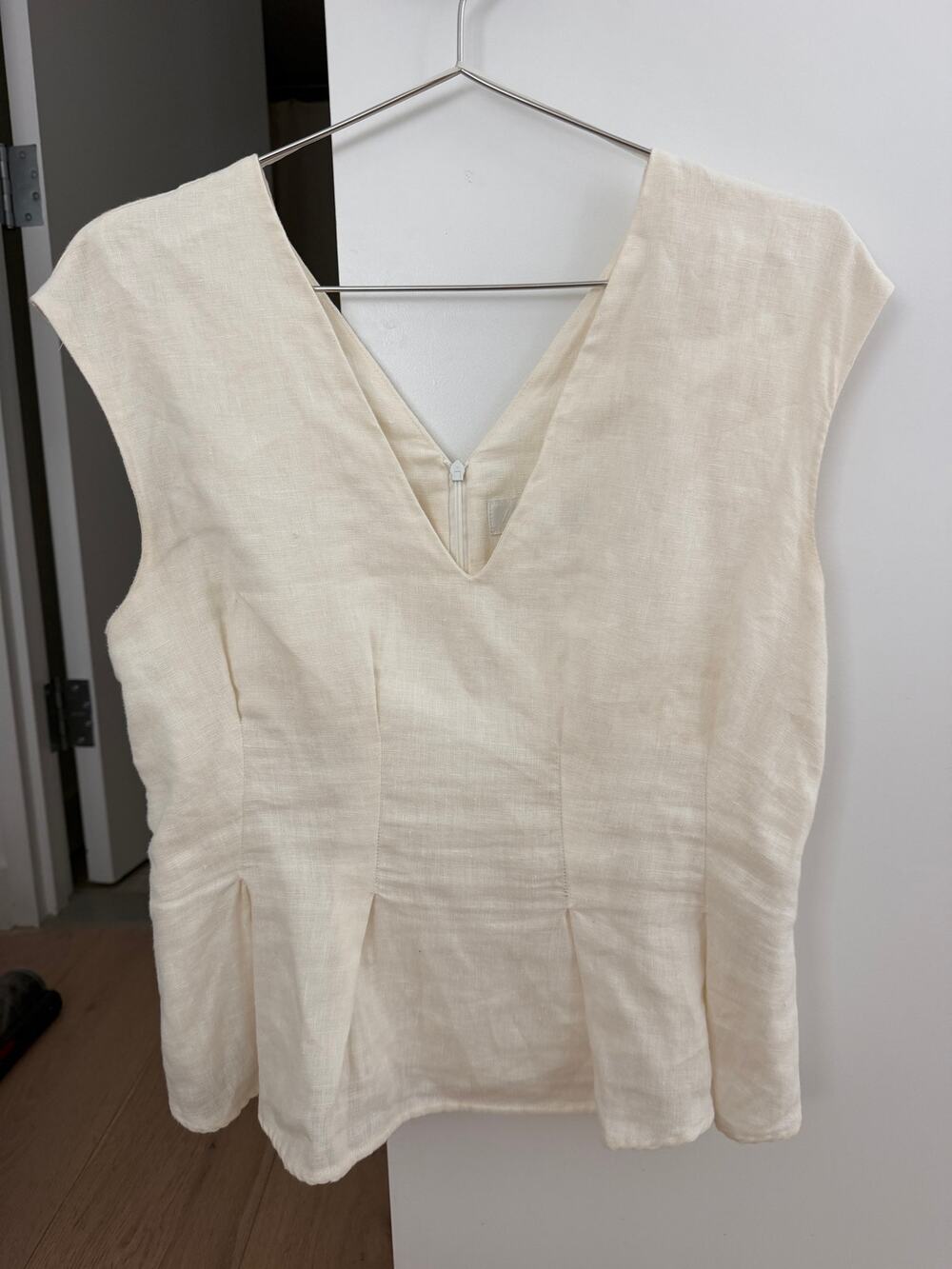 ZARA 100% Linen V Neck Sleeveless Cream Blouse Size S